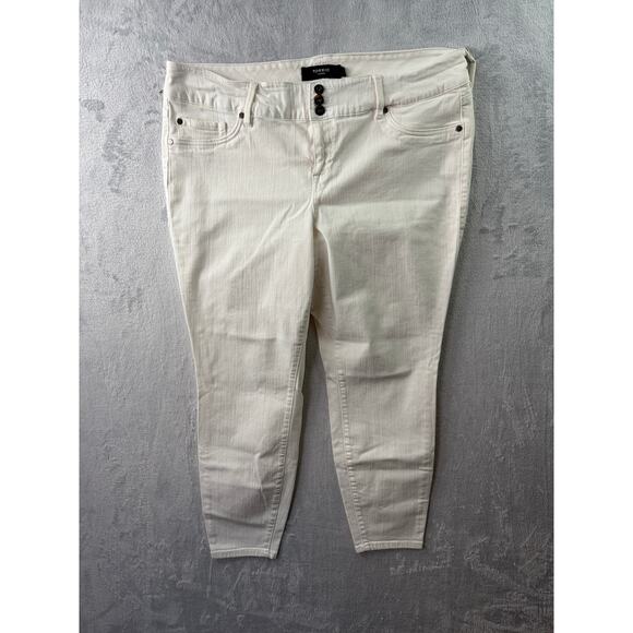 Torrid White Skinny Jeans – Size 22R - Picture 2 of 7